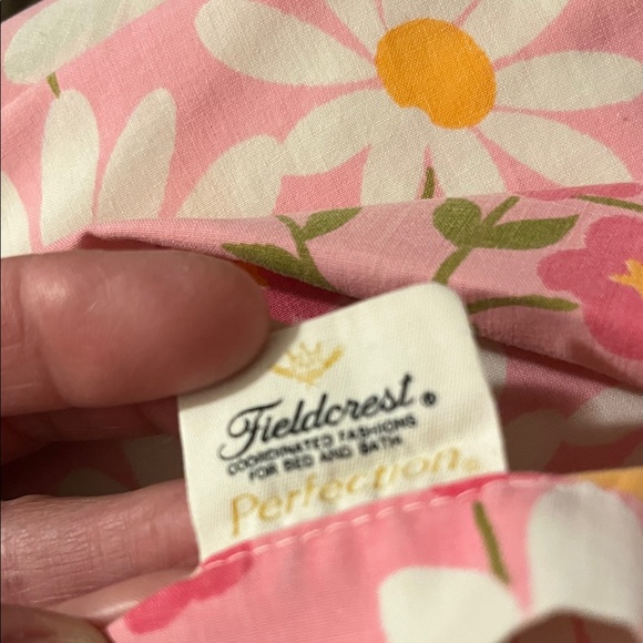 Vintage Floral Sheet Pink with Daisies - Picture 3 of 5